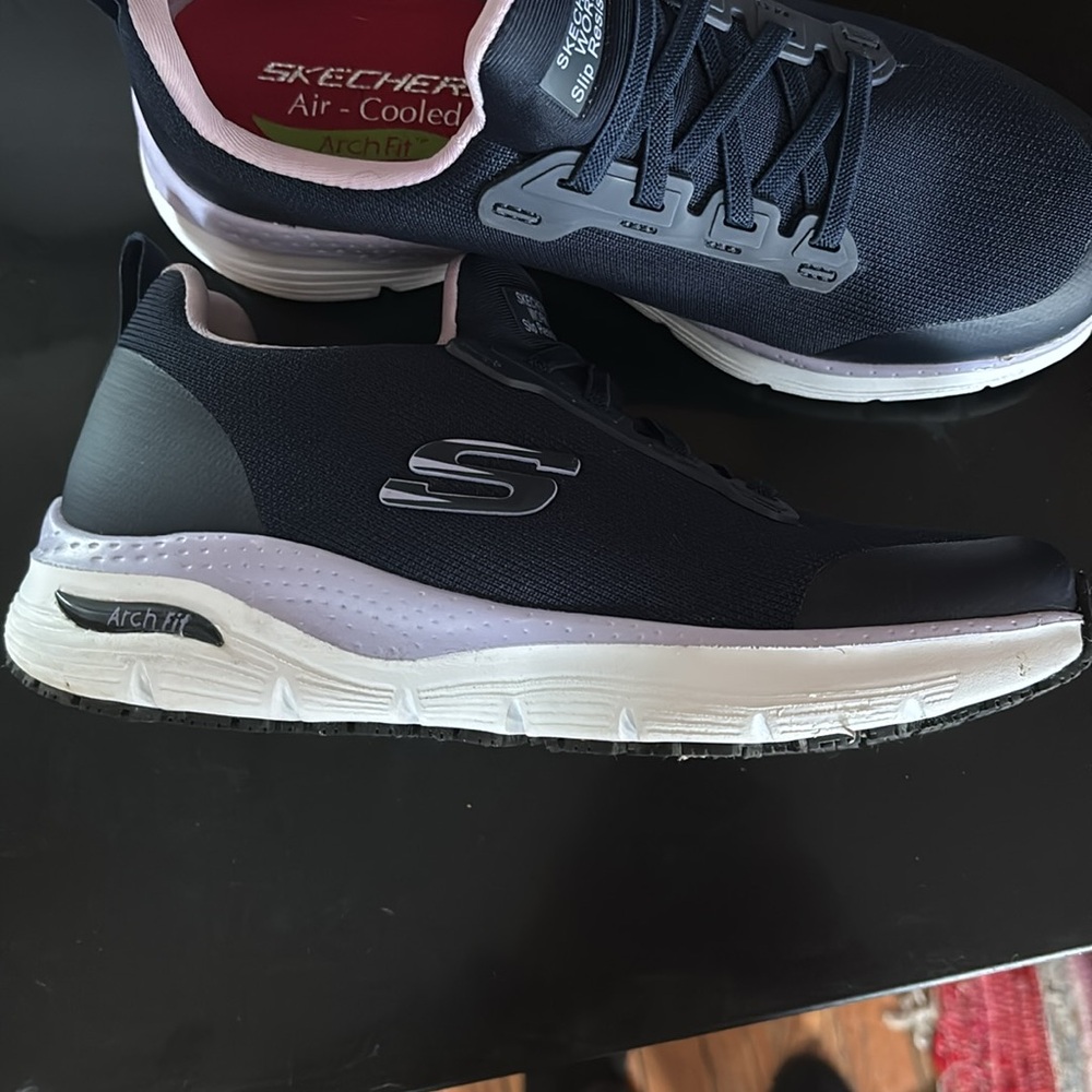 Skechers Navy and Pink Air-Cooled Sneakers, slip in style - Picture 4 of 4